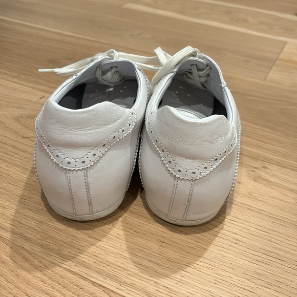 Men’s Louis Vuitton White lace up shoe, size 11 - Picture 4 of 7